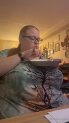 1428724514_well-when-you-want-pie-only-a-triple-sized-slice-will-do_0.mp4