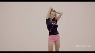 wowgirls.14.12.20.j.joanna.skilled.with.my.fingers.1080p.mp4