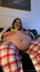 864295434_fat-chat-belly-play-over-400_0.mp4
