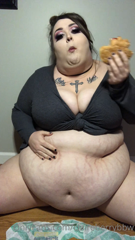 151010557_feed-meeee_0.m4v