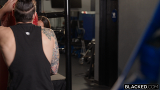 [2025.02.17] Kelsi Monroe - Fit Babe Kelsi Handles His BBC At The Gym [2160p].mp4