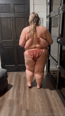989127003_hot-tub-fun-tonight-i-love-how-this-bikini-barely-covers-m_0.mp4