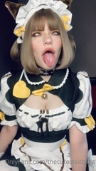 235661191_my-azuki-cosplay-and-ahegao-trying-to-be-quiet-using-my-vi_1.m4v