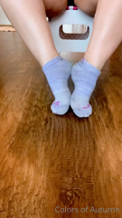 375538576_play-footsies-w-me-tell-me-do-you-like-my-feet_0.m4v