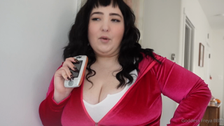 1413423310_popular-girl-teases-youlook-at-this-it-s-like-spotting-a-fat_0.mp4