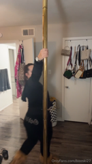 booski27_Pole_content_would_be_fun🤸🏻‍♀️🤸🏻‍♀️_4159209936.mp4