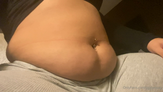222751273_when-i-suck-in-my-gut-you-can-barely-tell-i-gained-right_0.m4v