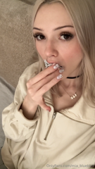 1470727000_nothing-beats-a-cup-of-hot-tea-and-some-of-my-favorite-candy_0.mp4