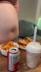 1168755523_morning-belly-about-to-devour-hamburgers_0.mp4