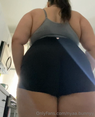 518616471_pov-youre-perving-on-me-bending-over-start-to-visualize_0.m4v