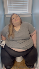 566077820_i-was-barely-able-to-push-my-wide-hips-into-the-toilet-cubby_0.mp4