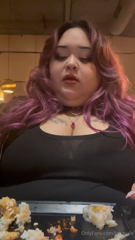 940495599_i-ate-so-much_6.mp4