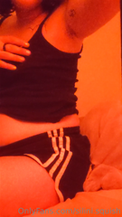 693935684_thanks-for-renewing-your-subs-heres-a-lil-boobie-and-belly_0.mp4