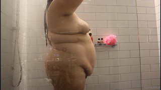 101963563_who-wants-to-help-me-soap-up-my-huge-belly-and-fat-rolls_0.m4v