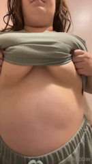 440905577_my-tits-are-enormous-and-im-obsessed-also-im-singing-b_0.mp4