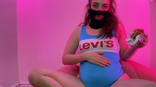 719893226_burger-milkshake-max-stuffing-nsfw-is-in-your-inboxes-no_0.mp4