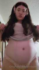 539986979_i-m-soooo-bloated-and-full-from-a-chicken-and-cheese-pasta-i_0.m4v