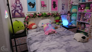 399010593_room-tour-a-little-look-around-my-bedroom-and-all-my-thing_0.mp4