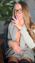 872742277_pov-i-flash-you-while-were-working-what-are-you-doin-nex_0.m4v