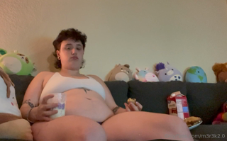 610468273_bloat-and-cookie-bundle-2-videos-of-me-trying-to-get-as-big_0.m4v