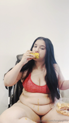 1722202518_shameless-and-savage-stuffing-of-seafood-boil-and-delicious_3.mp4