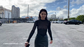 Braless Downtown [42d37a94].mp4