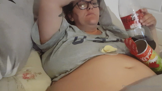 350041459_12-minutes-eating-chips-drinking-coke-and-burping-my-boy_0.mp4