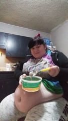 54115529_and-i-ate-aaallll-6-yall-remember-last-time-i-ate-4-so-this_0.m4v
