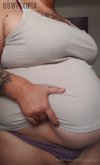 1011037689_it-s-super-relaxing-to-play-with-my-swollen-belly-this-mo_11.mp4