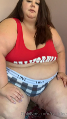 353609209_cali-babe-16-pics-5-5min-vid-sunny-backyard-days-are-my-ja_15.m4v