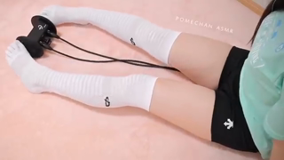 【ASMR／実写】5本指ソックス✖️潤滑ゼリーで眠気を誘う足裏スクラッチ🧦【睡眠導入／Foot sole／Scratching／Tapping／No Talking／sleep／Relaxation】 (PQ7ZgnwGUEc).mp4