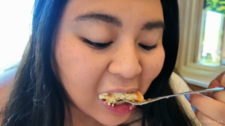 2019786625_pancake-pig-public-stuffing-preview-clip-created-septem_0.mp4