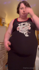 1980398474_heres-a-cute-lil-throwback-to-me-wearing-this-really-tight_0.mp4