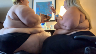8226322_jae-and-i-half-naked-making-pudding-shots-for-the-party-5mi_0.mp4
