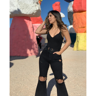 2449083649723917633--dianaelizon_CH85JuCg4eO.jpg