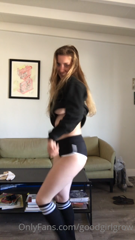 144652667_remember-when-i-was-tiny-me-either_0.m4v