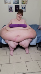 719109608_i-m-becoming-so-soft-cuddly-but-i-m-nowhere-near-fat-enou_0.m4v