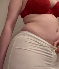 1478740355_none-of-my-pants-fit-me-anymore-ive-outgrown-them-all_0.mp4