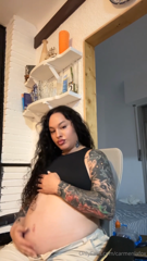 1168815253_i-m-pregnant-yes-for-food-my-friend-is-putting-on-makeu_0.mp4