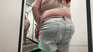 1102743354_we-go-to-the-fitting-rooms-to-try-on-some-summer-outfits-t_3.mp4