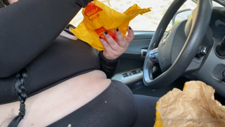 618835882_eating-4-burgers-in-the-car-super-bloated_0.m4v