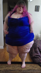 1018783028_who-remembers-this-dress-from-a-few-years-ago-i-found-it_0.mp4