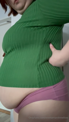 981064298_i-think-this-shirt-has-gotten-a-tad-short_0.mp4