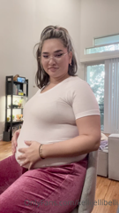 533215639_so-in-love-with-how-fat-i-look-in-this-shirt_0.m4v