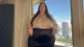 1344943987_you-didn-t-meet-your-quota-this-month-and-your-boss-is-makin_0.mp4