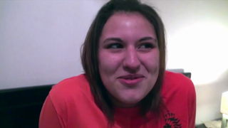 Mirah coquine de 18 ans en trio.mp4