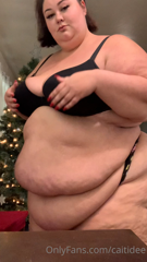 252952372_fat-lady-in-red-25-pics-2-5min-vid-this-curve-hugging-str_24.m4v