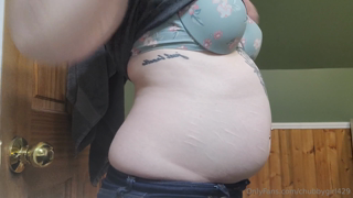 507558886_tight-clothes-from-january-2023-watch-me-struggle-to-stuff_7.m4v