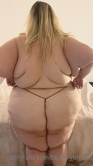 485928054_who-loves-when-big-booty-brooke-shows-up_0.mp4