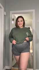 961780311_cozy-body-tour-i-love-showing-off-my-growing-body-to-y_0.mp4